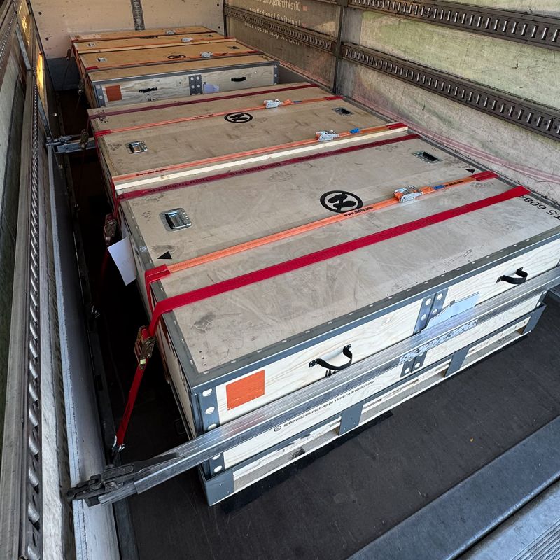 Von der Warenabnahme über die Sicherung bis hin zum Transport Ihrer Güter – unsere Gefahrgutbeauftragten stehen Ihnen gern hilfreich zur Seite.